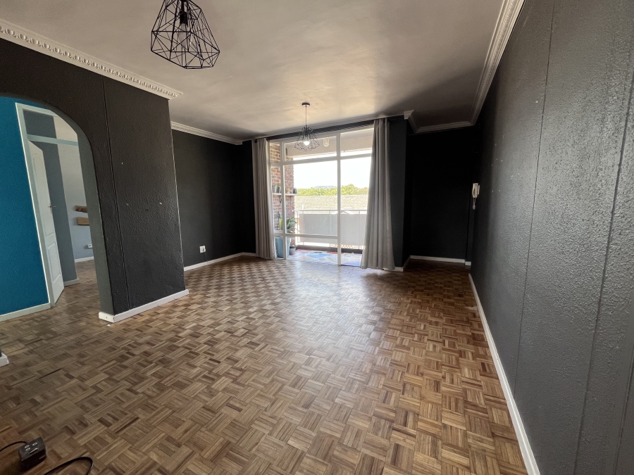 2 Bedroom Property for Sale in Claremont Village Western Cape